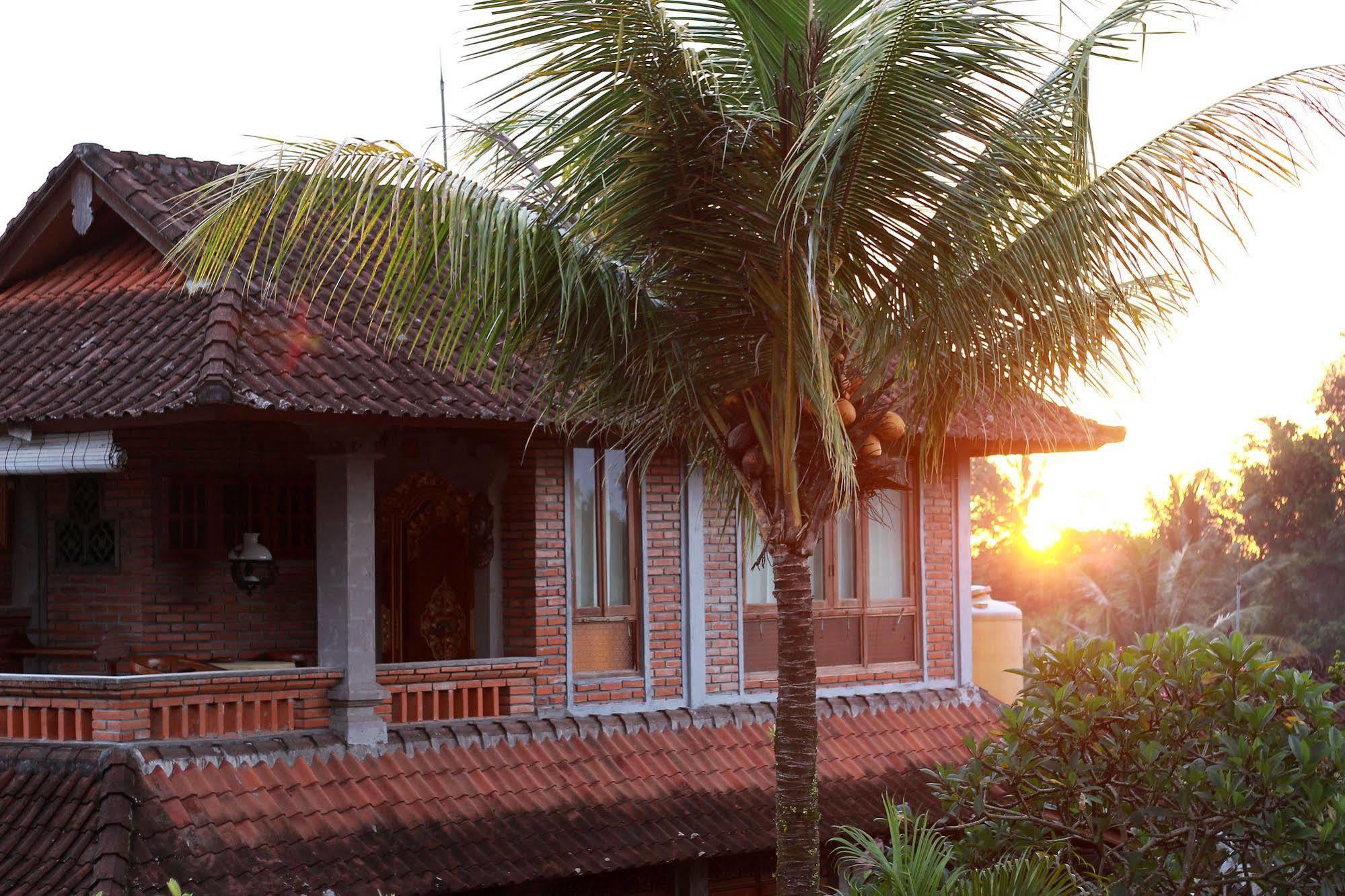 Ketut'S Place Bed & Breakfast Ubud Exterior photo